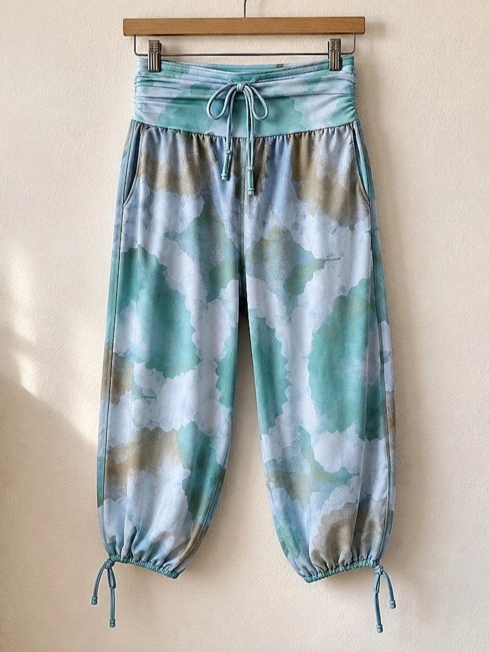 FP Movement Take It Easy Printed Jogger Pants Solar Drift XS NWT